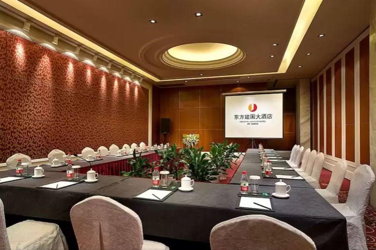 Wuhan Oriental Jianguo Hotel Bagian luar foto
